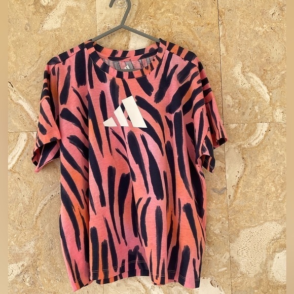 ADIDAS GIRL’S LOGO ALLOVER PRINT TEE - Picture 7 of 8